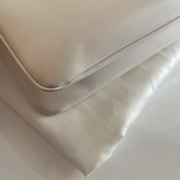 Gucci Rajah Medium Shoulder Bag - Picture 12 of 13